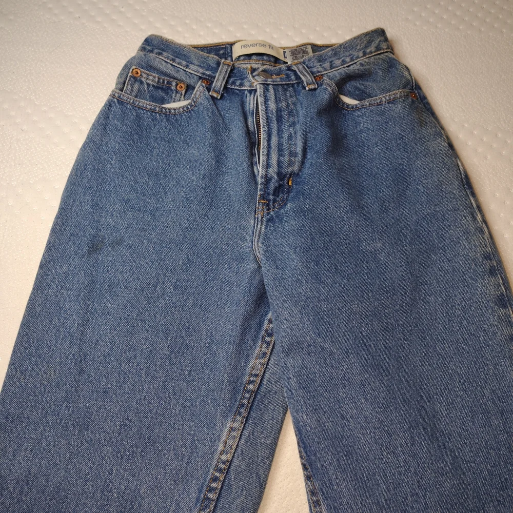 GAP Women's Classic Blue Straight Leg Jeans - Picture 6 of 11